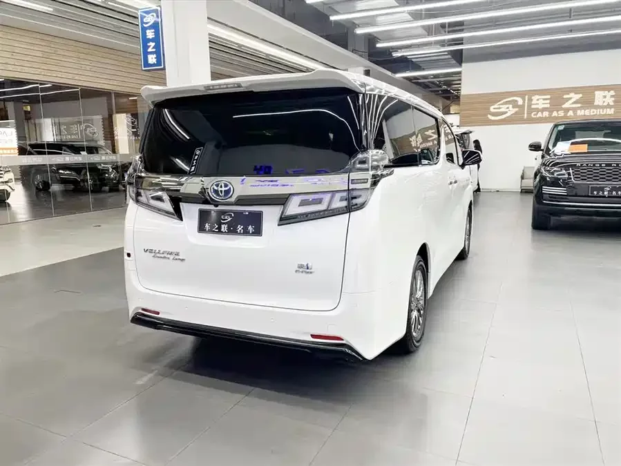 Toyota Crown Vellfire