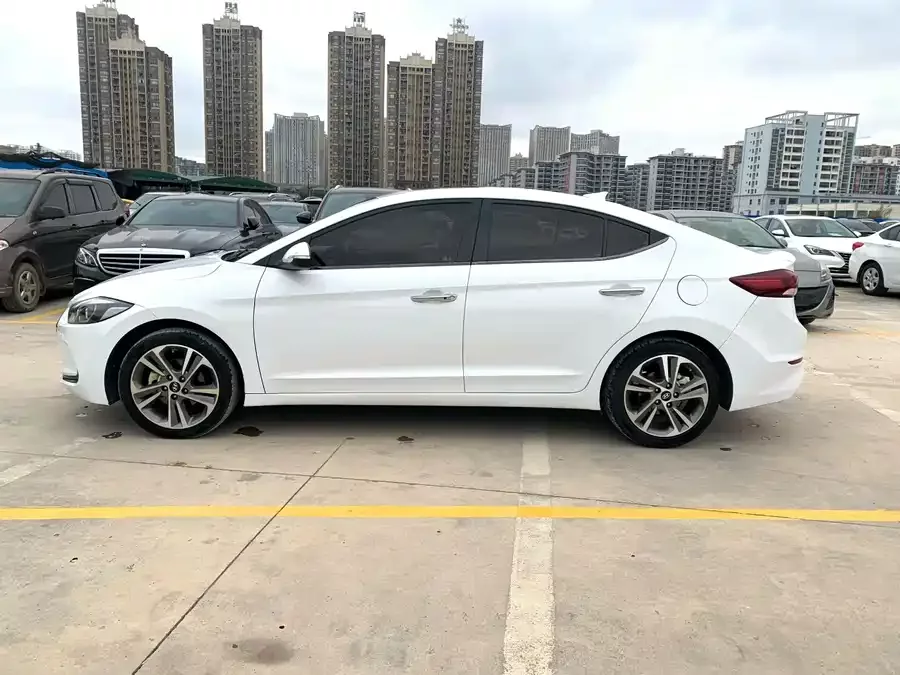 Hyundai elantra