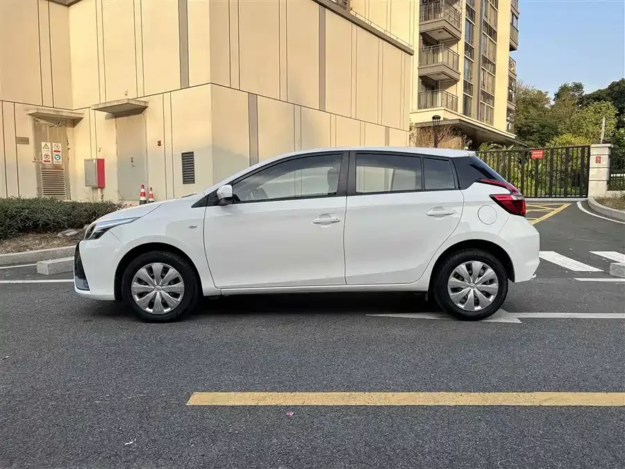 Toyota YARiS L