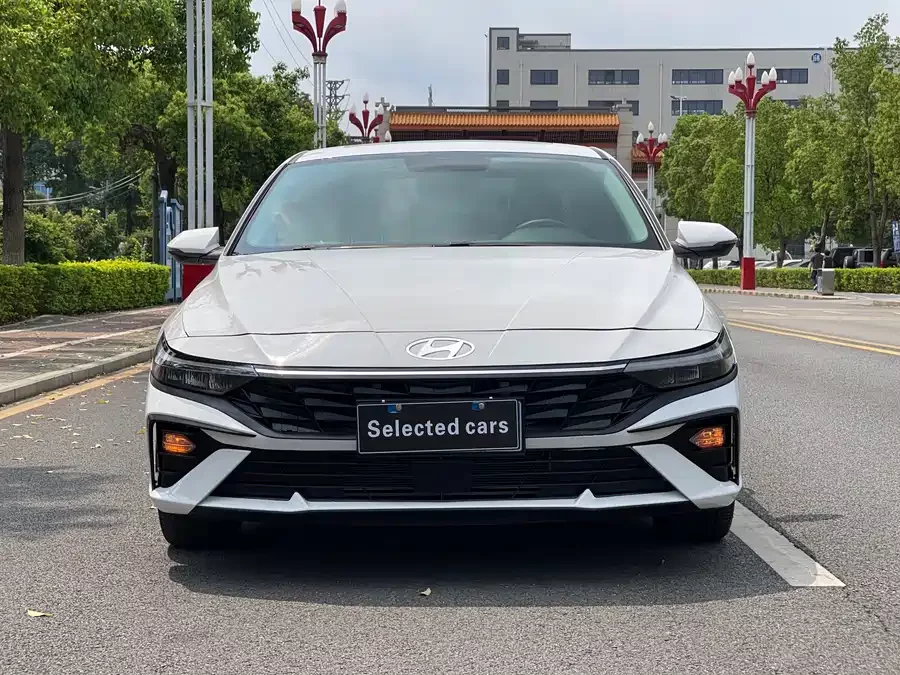 Hyundai Elantra