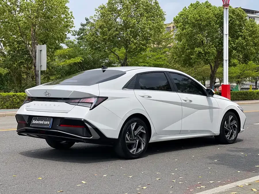 Hyundai Elantra