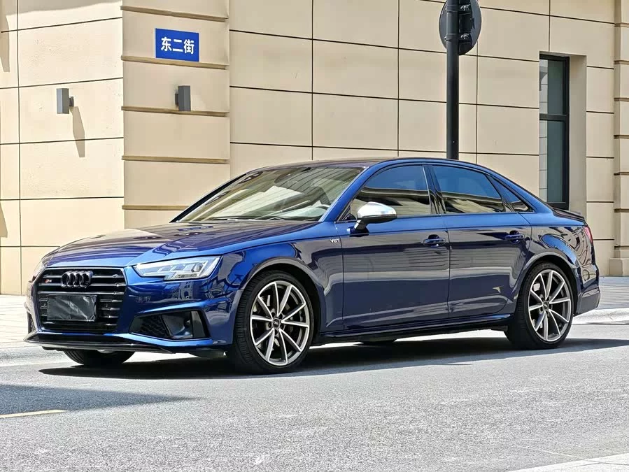 Audi S4