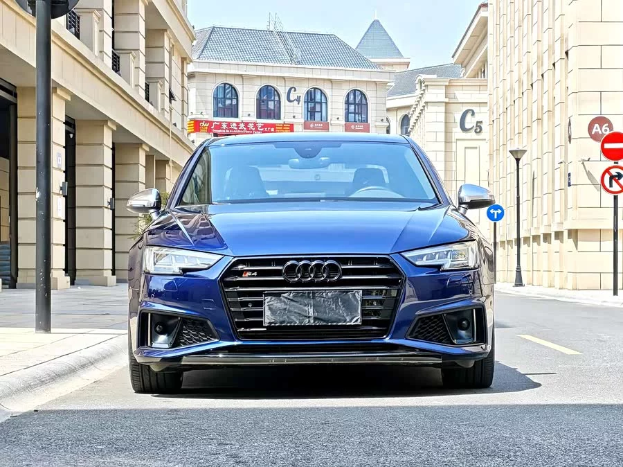 Audi S4