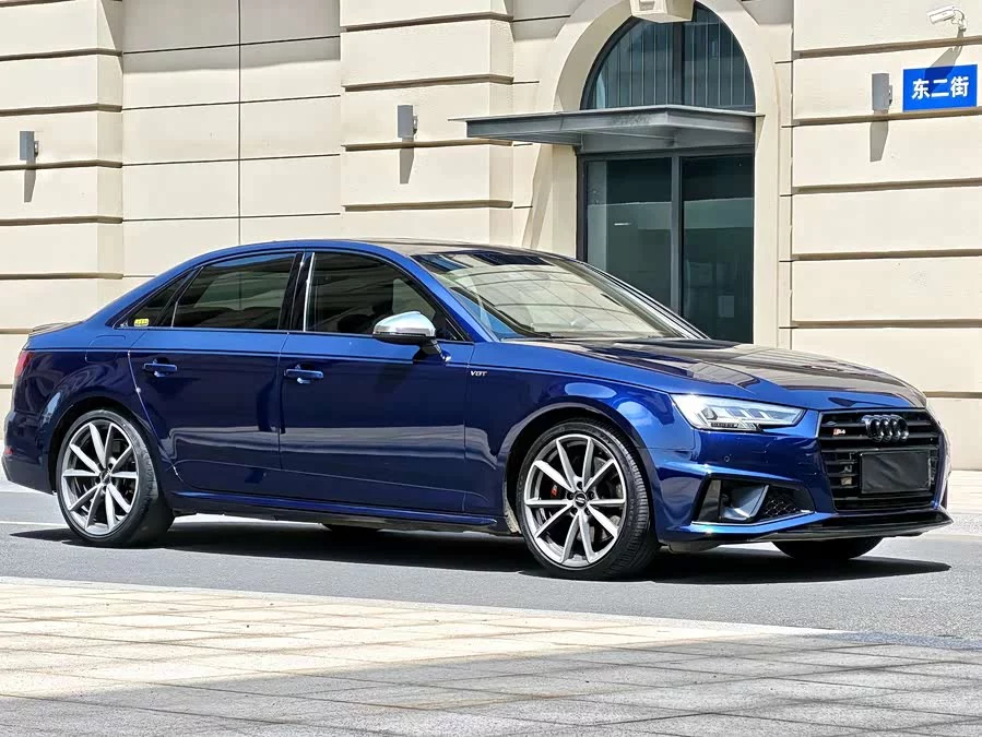 Audi S4