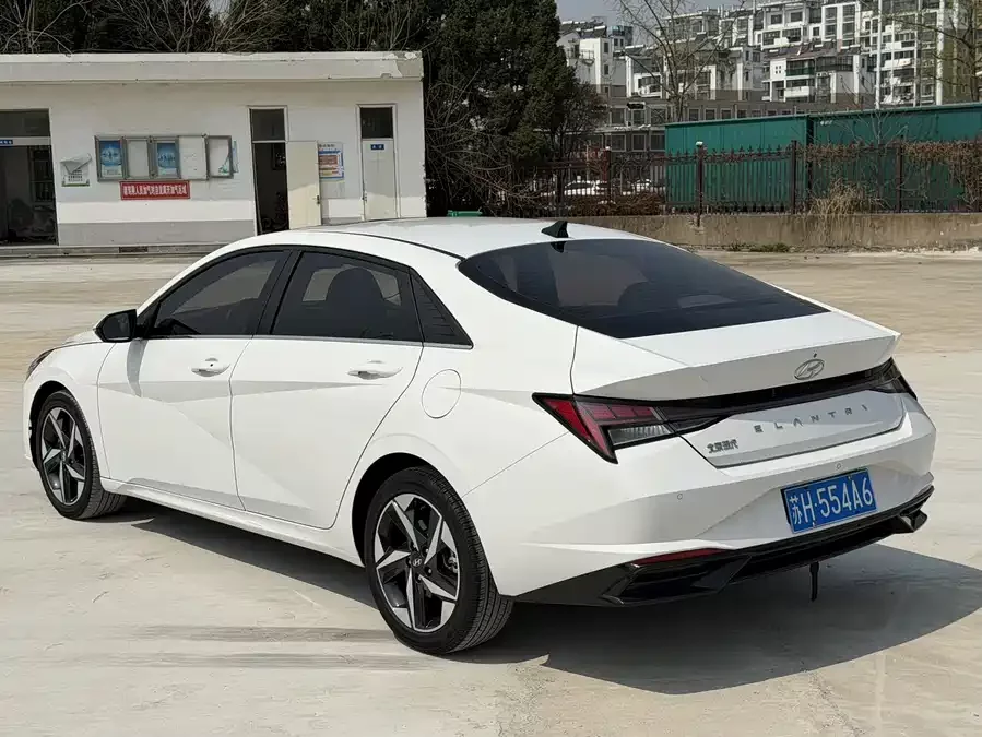 Hyundai Elantra