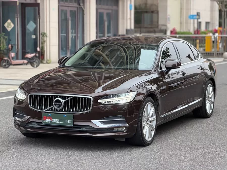 Volvo S90