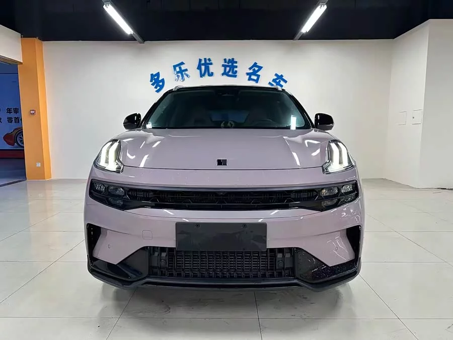Lynk & Co 06