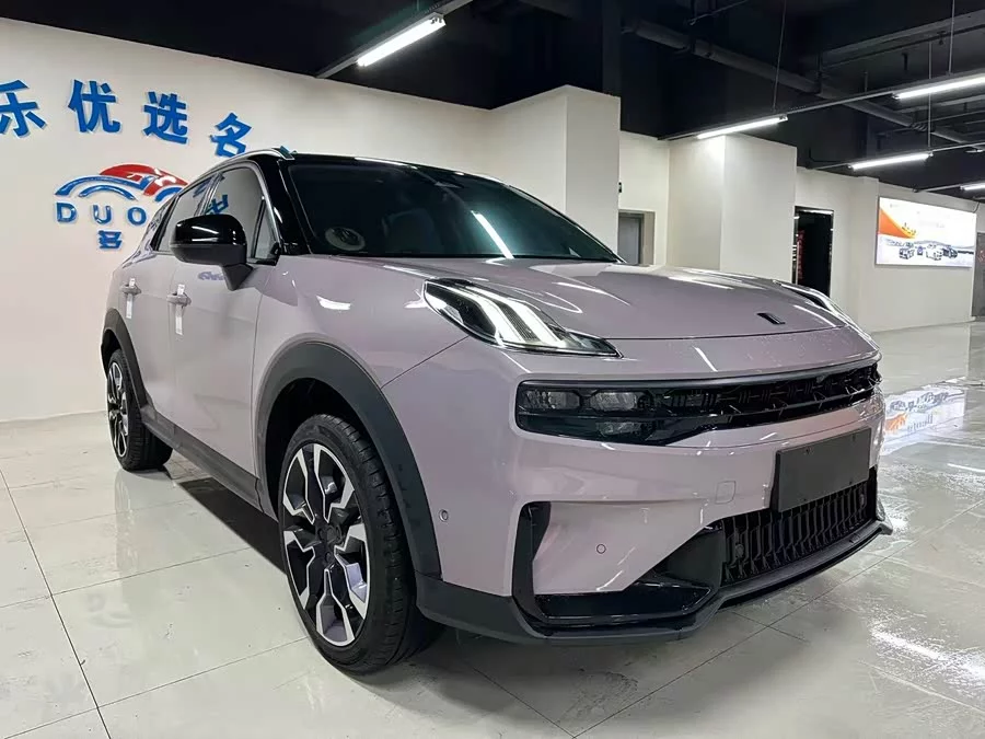 Lynk & Co 06