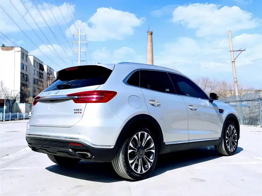 Hongqi HS5