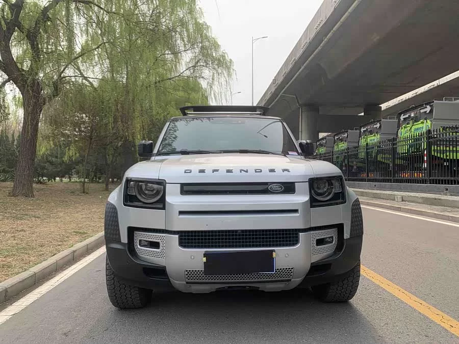 Land Rover guard