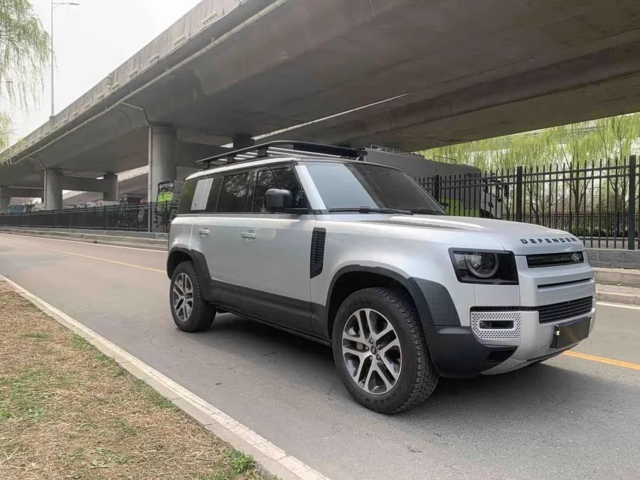 Land Rover guard
