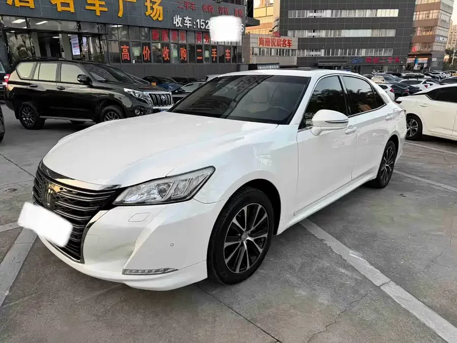 Toyota crown
