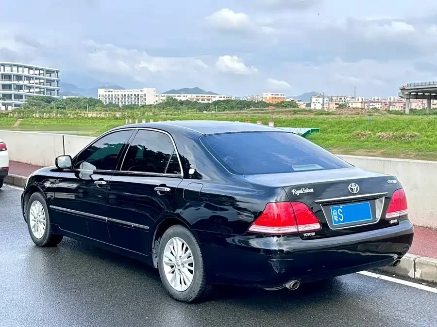 Toyota crown