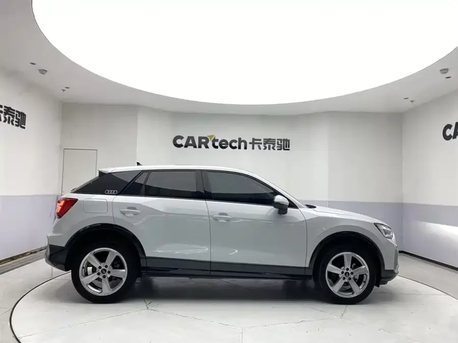 Audi Q2L