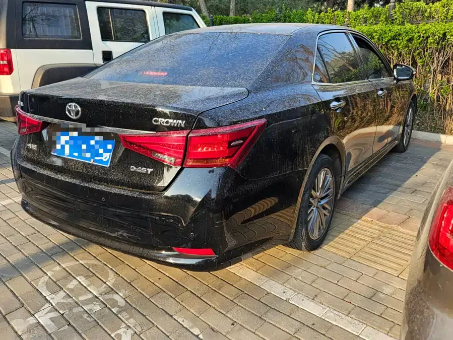 Toyota crown