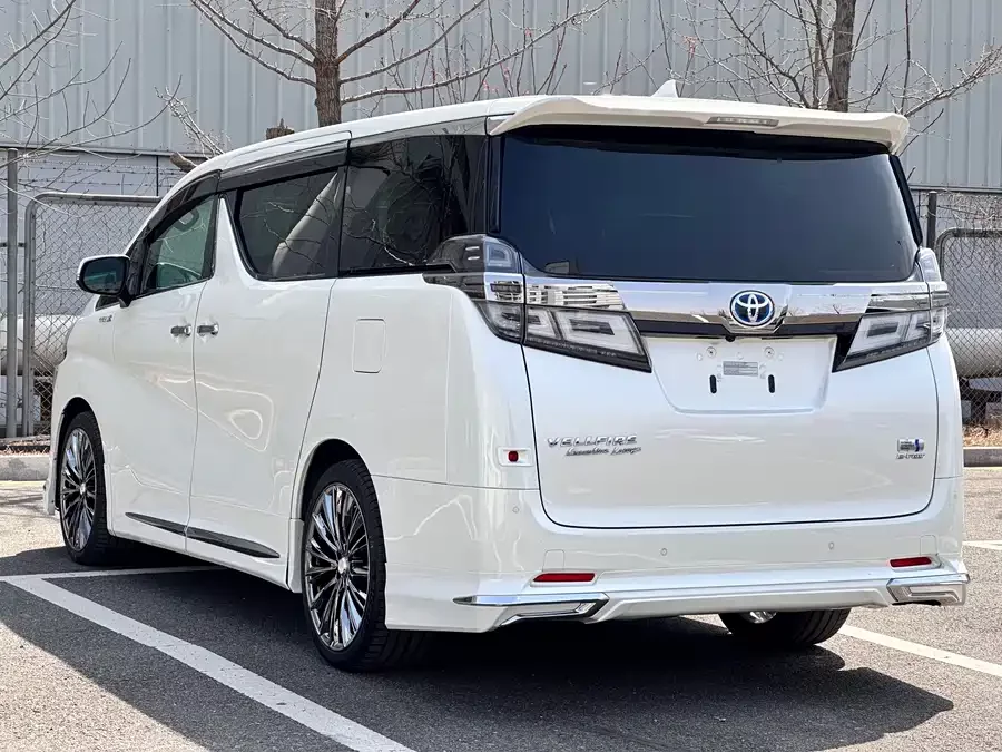 Toyota Crown Vellfire