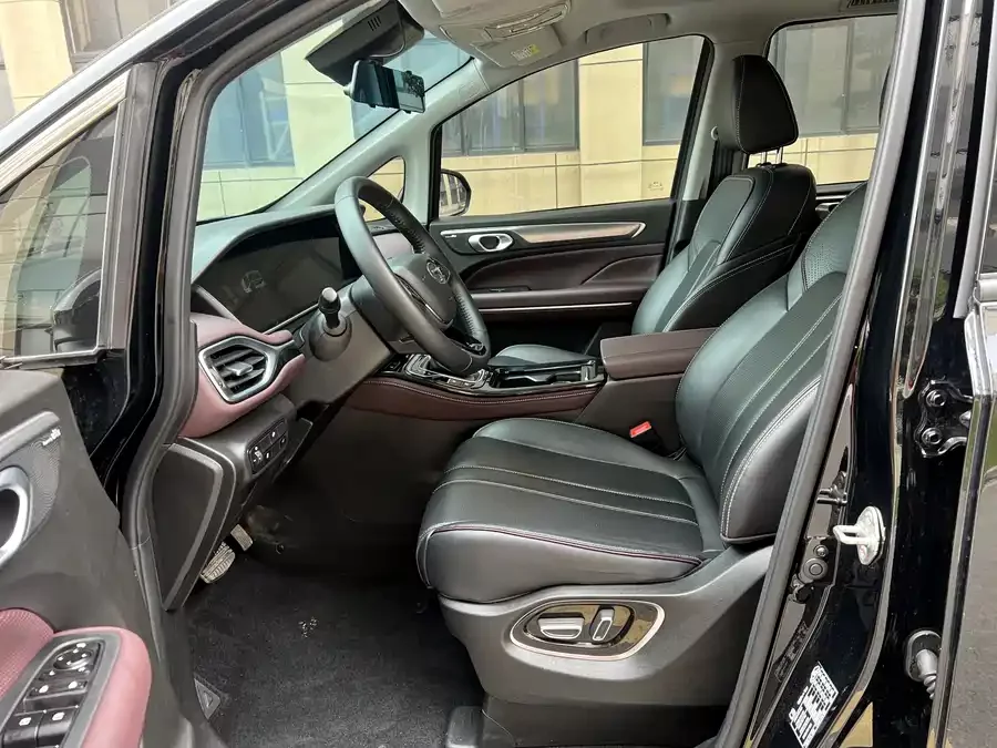 GAC Trumpchi M6