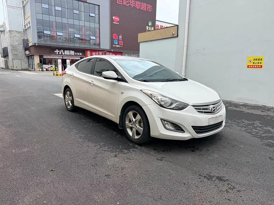 Hyundai Elantra