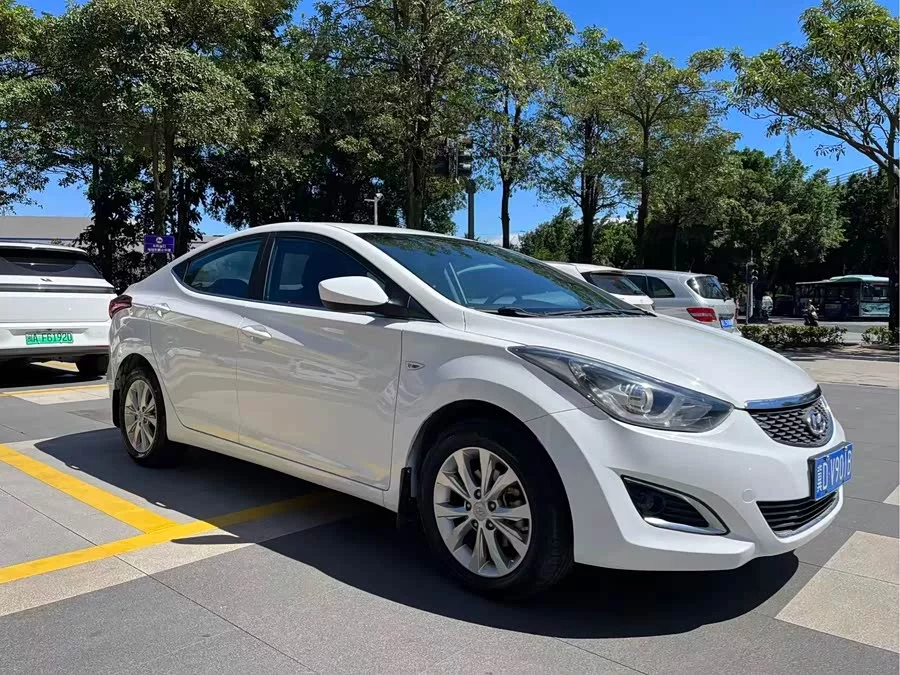 Hyundai Elantra