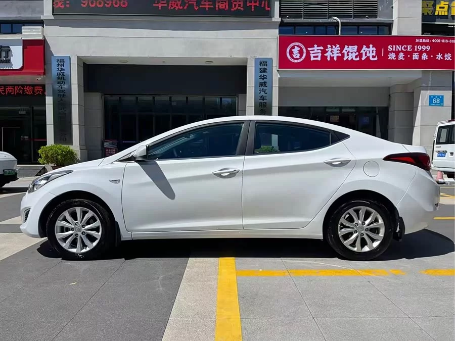 Hyundai Elantra