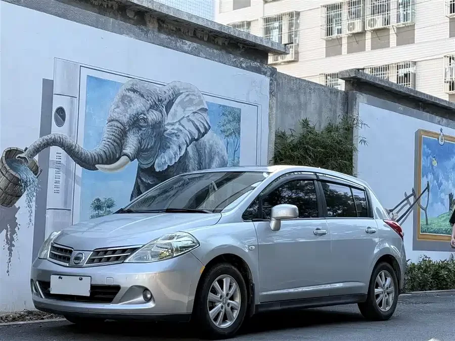 Nissan Tiida