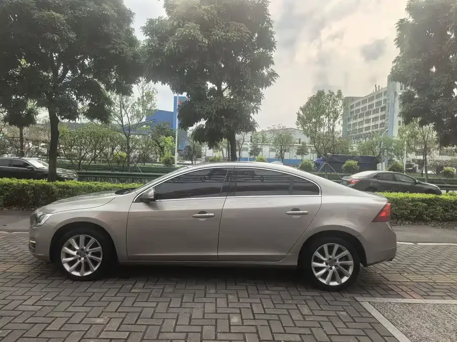 Volvo S60
