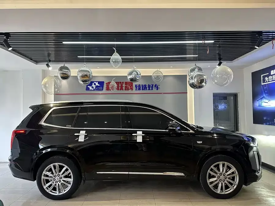 Cadillac XT6