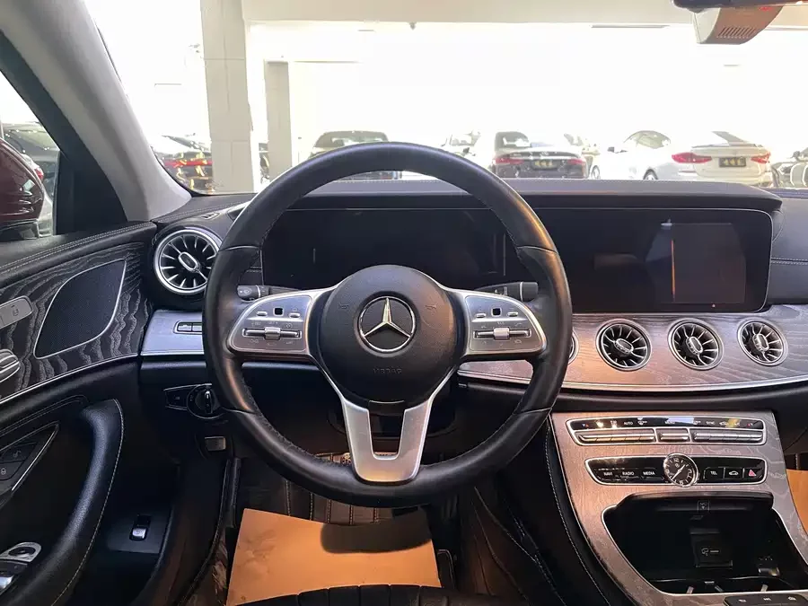 Mercedes Benz CLS