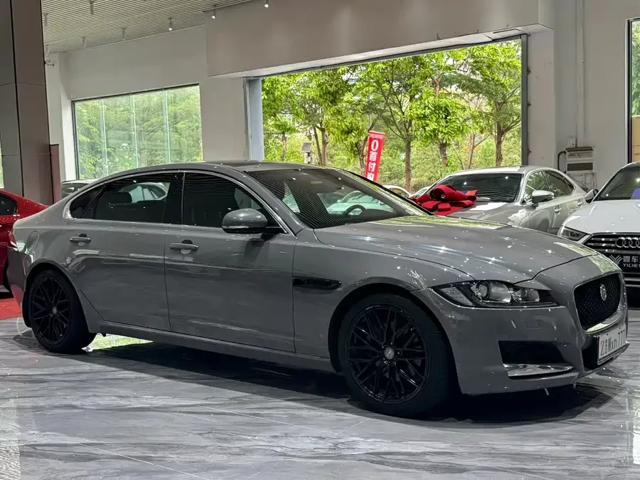 Jaguar XFL