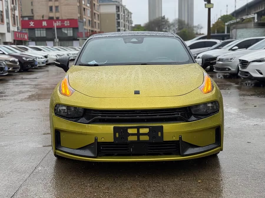 Lynk & Co 03