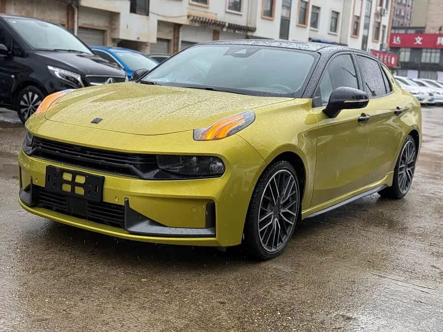 Lynk & Co 03