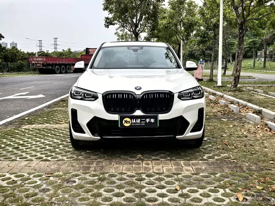 BMW iX3