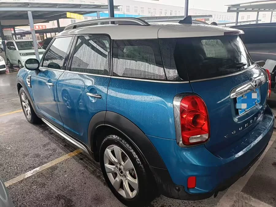 MINI COUNTRYMAN