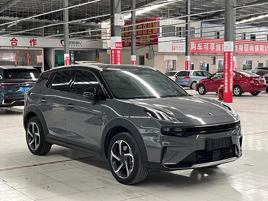 Lynk & Co 06