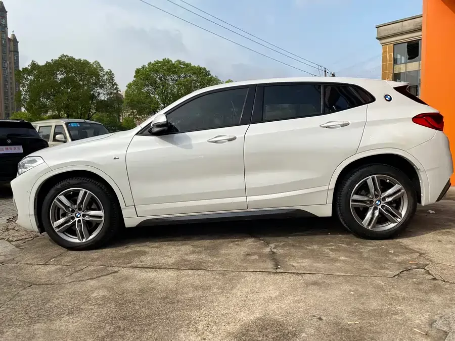 BMW X2