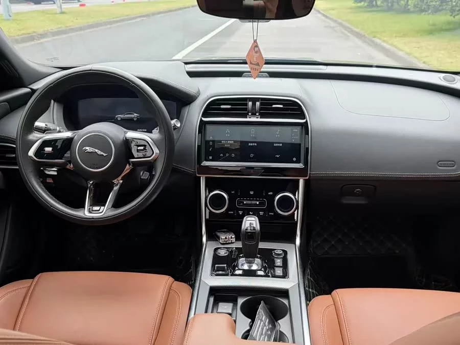 Jaguar XEL
