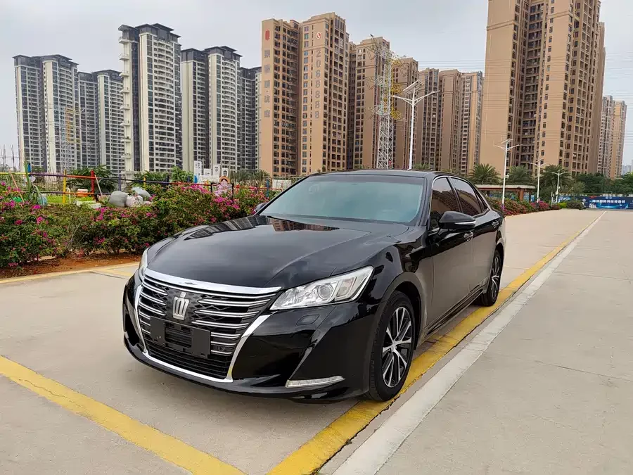 Toyota crown