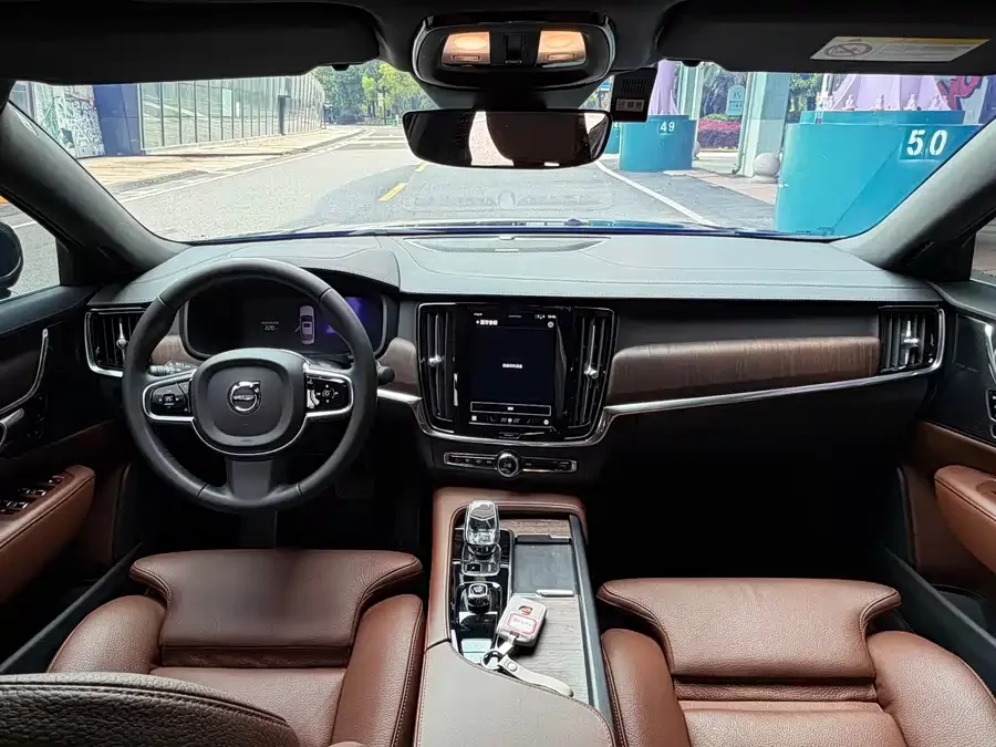 Volvo S90