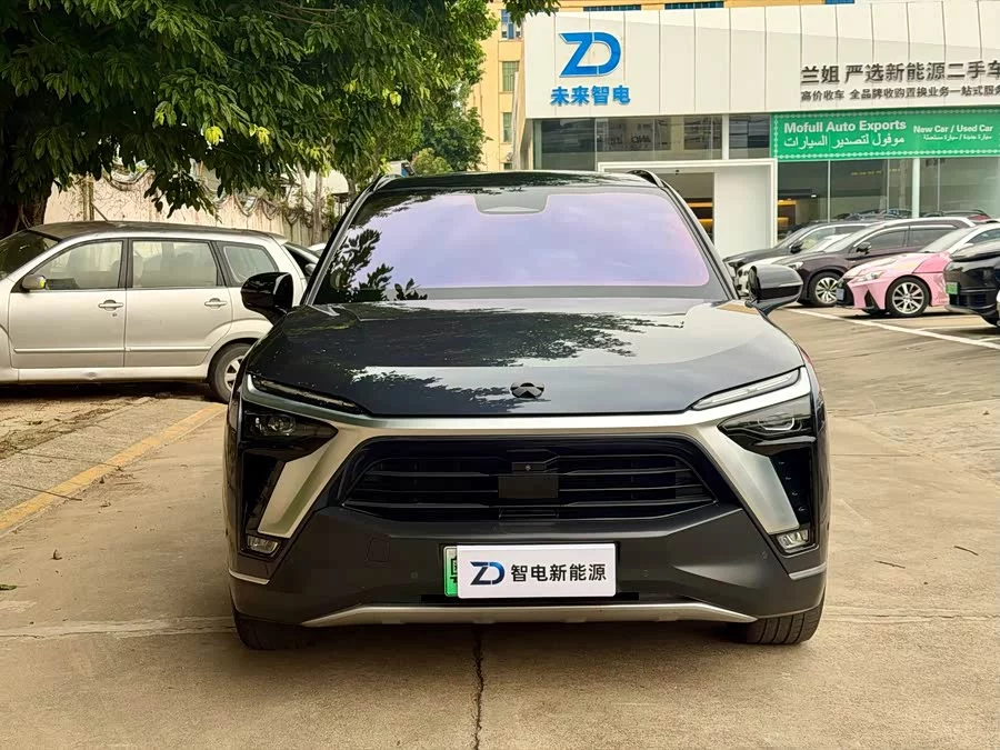 NIO ES8