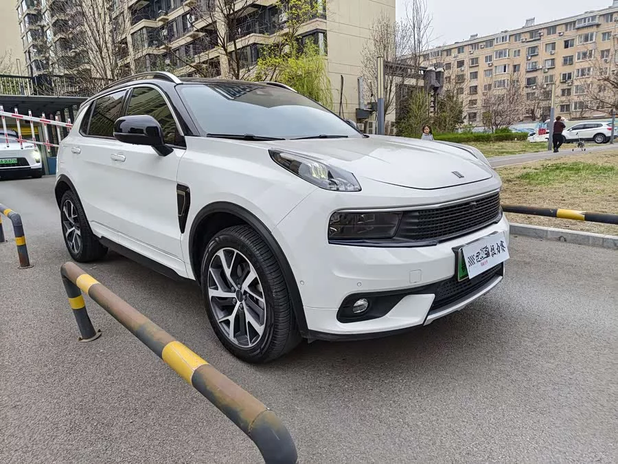 Lynk & Co 01 EM-P