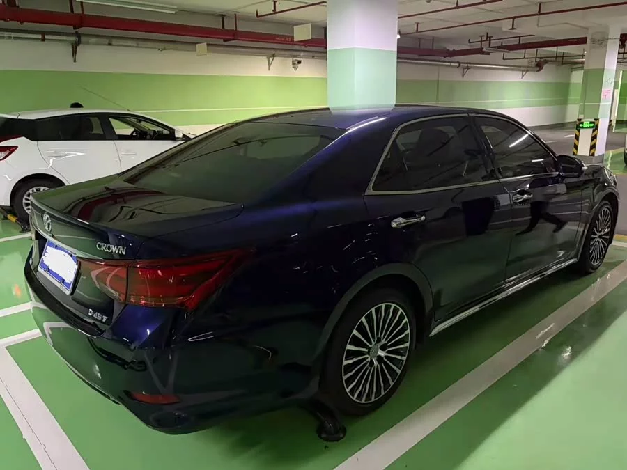 Toyota crown