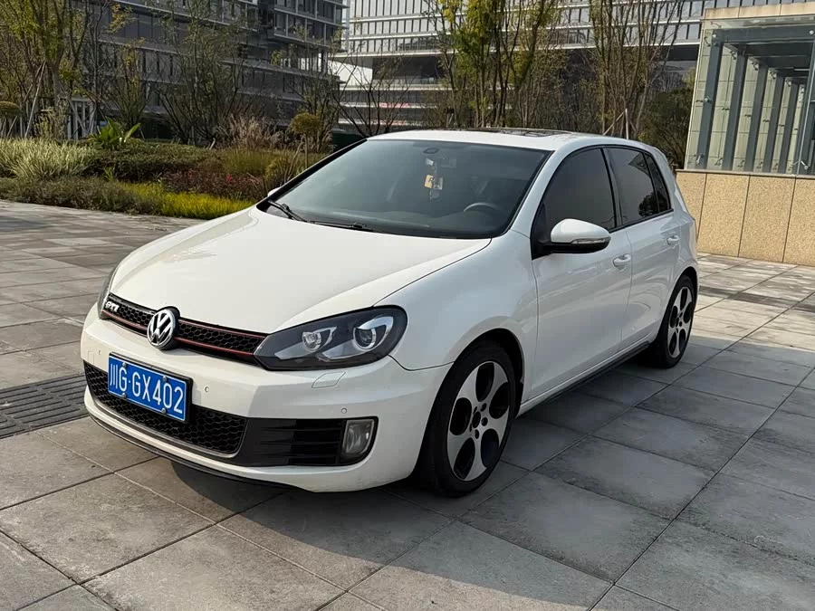 Volkswagen Golf GTI