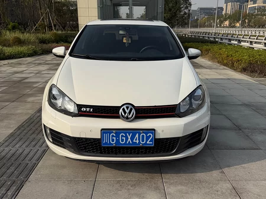Volkswagen Golf GTI