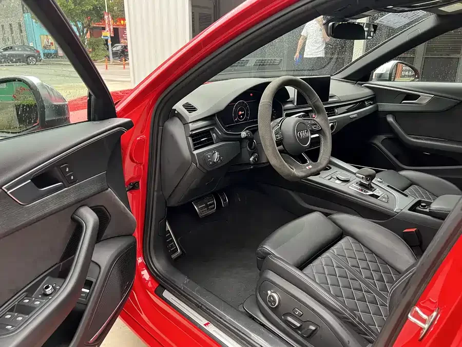 Audi S4