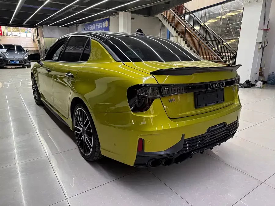 Lynk & Co 03