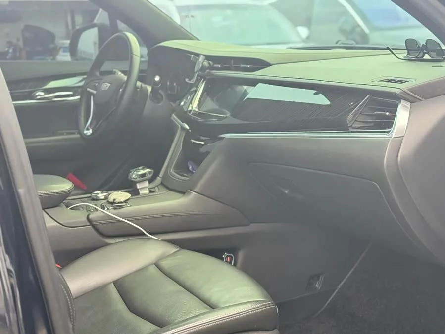 Cadillac XT6