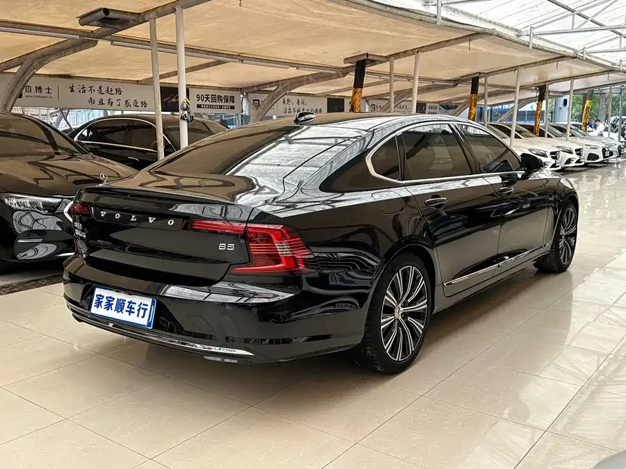 Volvo S90