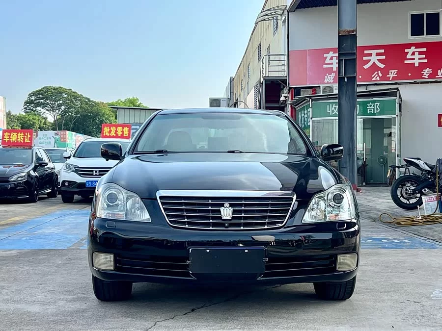 Toyota crown