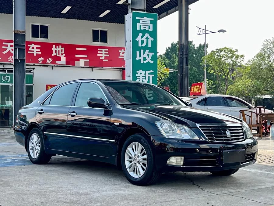 Toyota crown