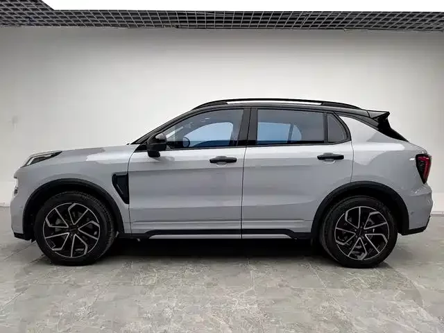 Lynk & Co 01